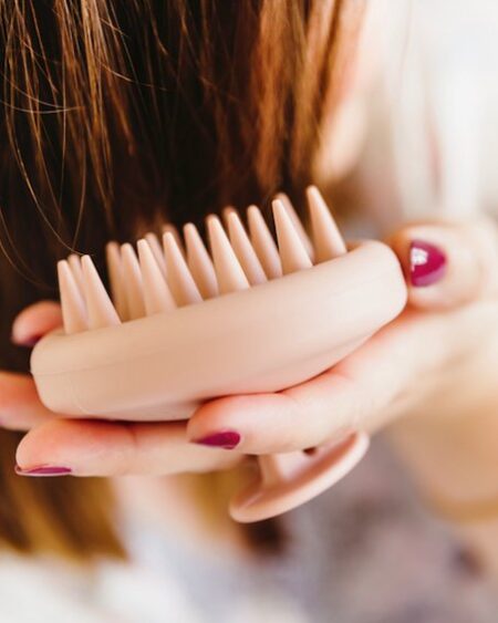 Soft Exfoliating Scalp Massage Brush